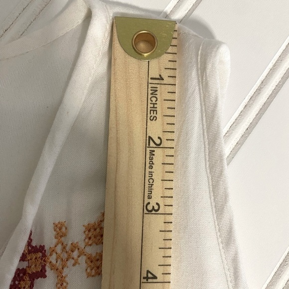 C|C Chic Connection White Medium Embroidered Boho Shift Dress with Inner Lining - Picture 9 of 10